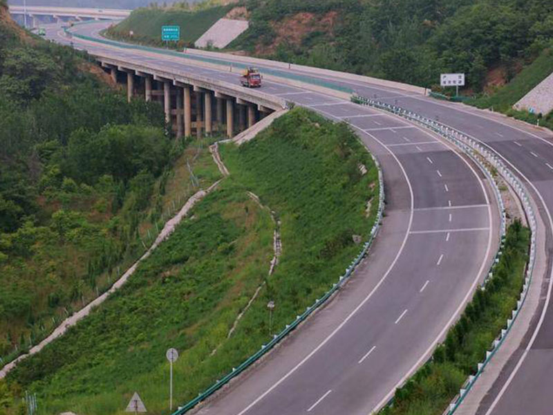 Acero para construir la Autopista - Luoyang a Luanchuan