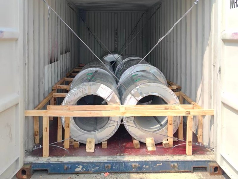 Envío de 100 toneladas de bobinas PPGL